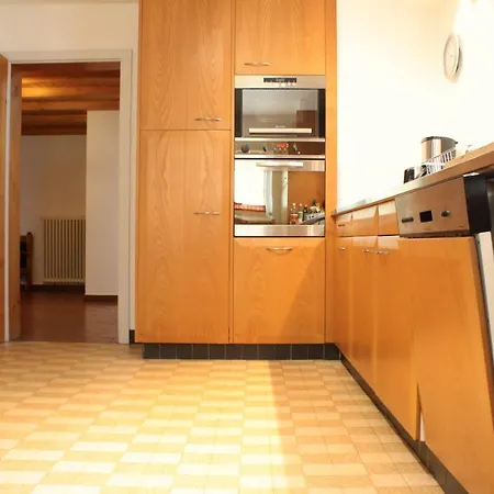 Spacious & Central For Up To 12 Guest, Chalet Haut-praz * Crans-Montana