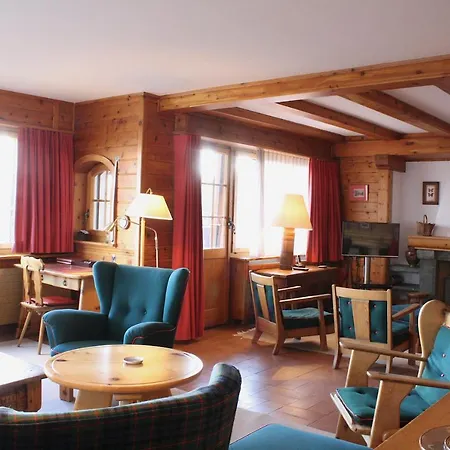 Chalet Spacious & Central For Up To 12 Guest, Chalet Haut-praz Crans-Montana